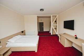 Отель Hotel Evergreen Амара Улучшенный номер с кроватью размера «king-size»-4